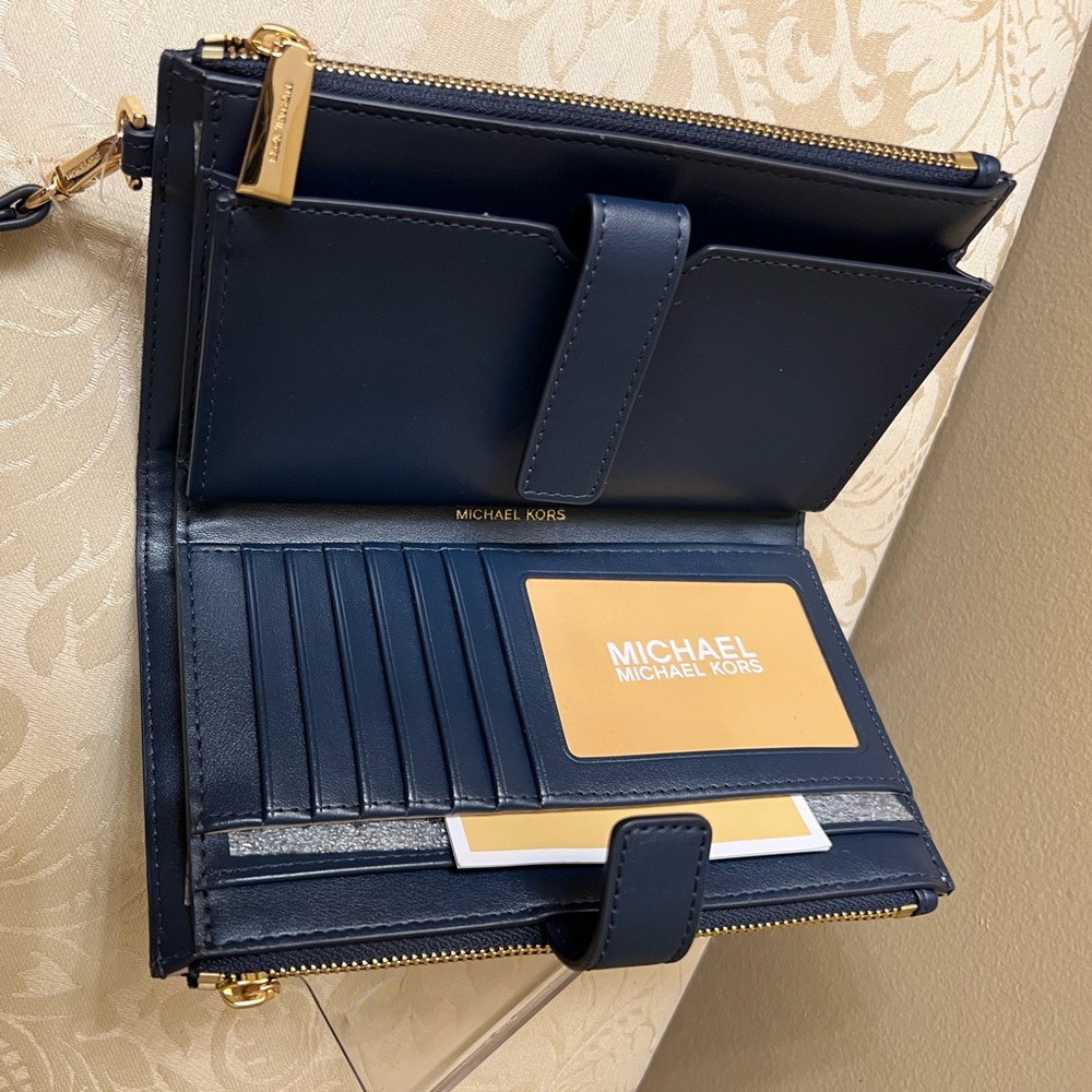 Michael Kors Double Zipper Patterned Wristlet NWT - Picture 9 of 12